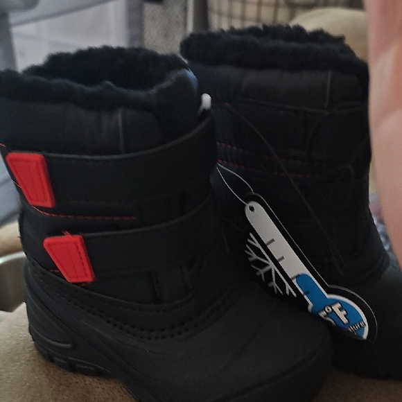 Wonder Nation Kids Black and Red Winter Boots - Picture 1 of 6